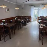 Paus Gotzendorf an Der Leitha