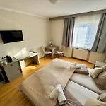 Paus Pensión 3*