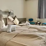 Paus 3* Gotzendorf an Der Leitha