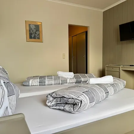 Paus 3* Gotzendorf an Der Leitha