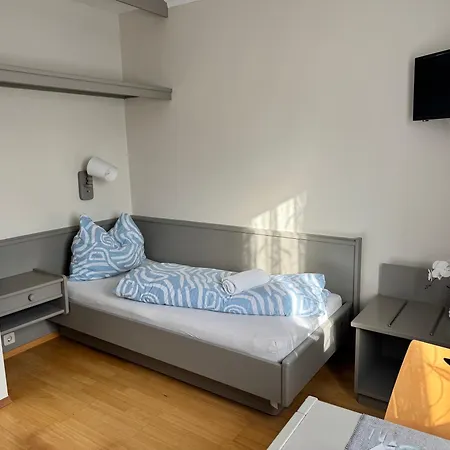 Paus 3* Gotzendorf an Der Leitha