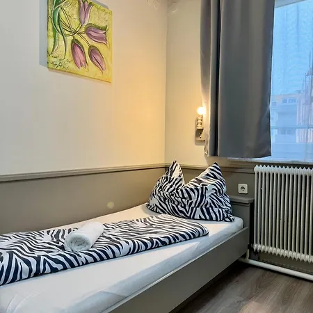 Paus Πανσιόν Gotzendorf an Der Leitha