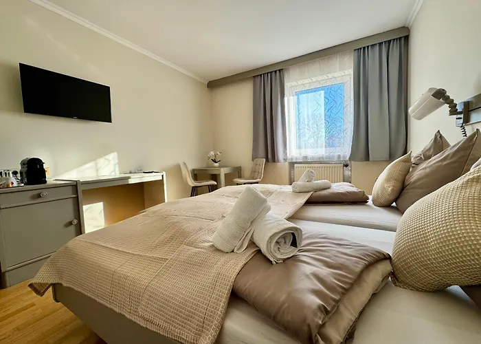 Paus 3* Gotzendorf an Der Leitha