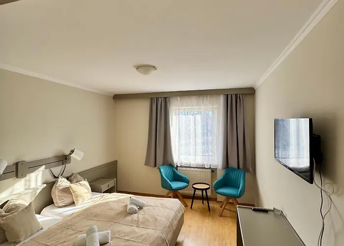 Paus 3* Gotzendorf an Der Leitha